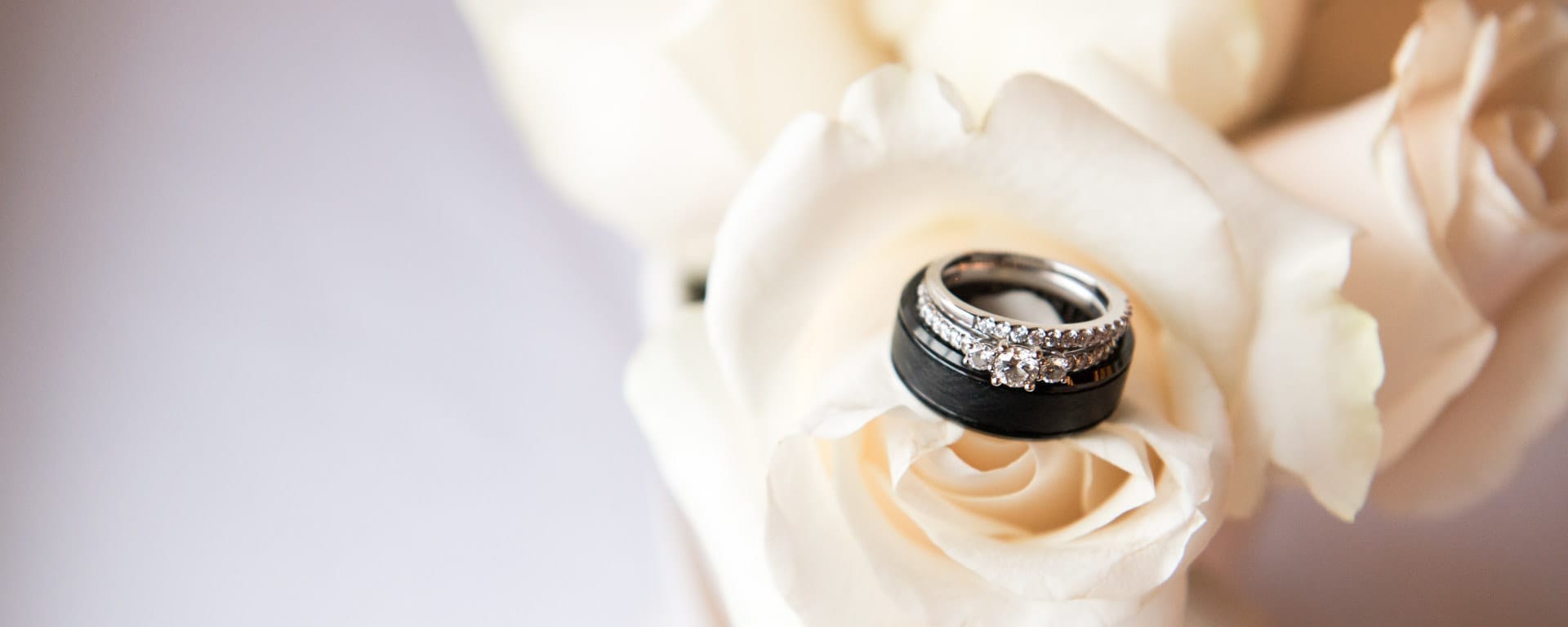 Online engagement ring advantages