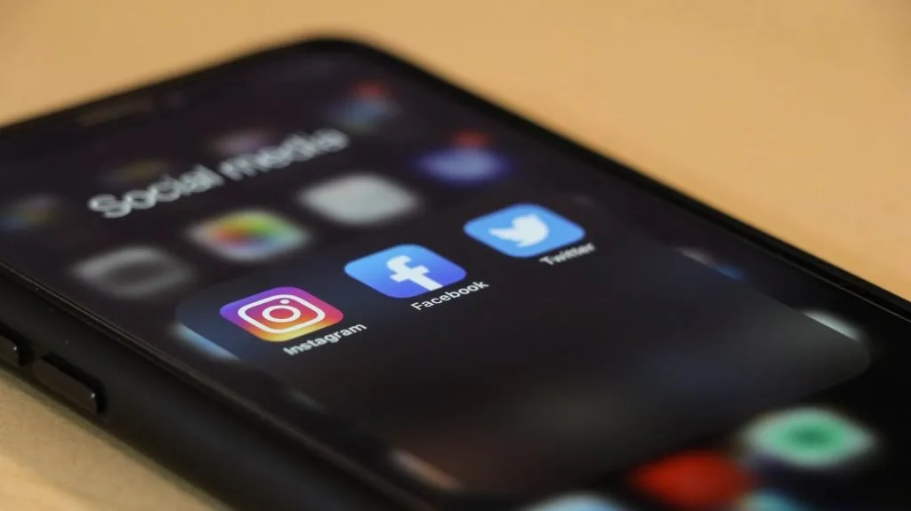 How to erase social media presence