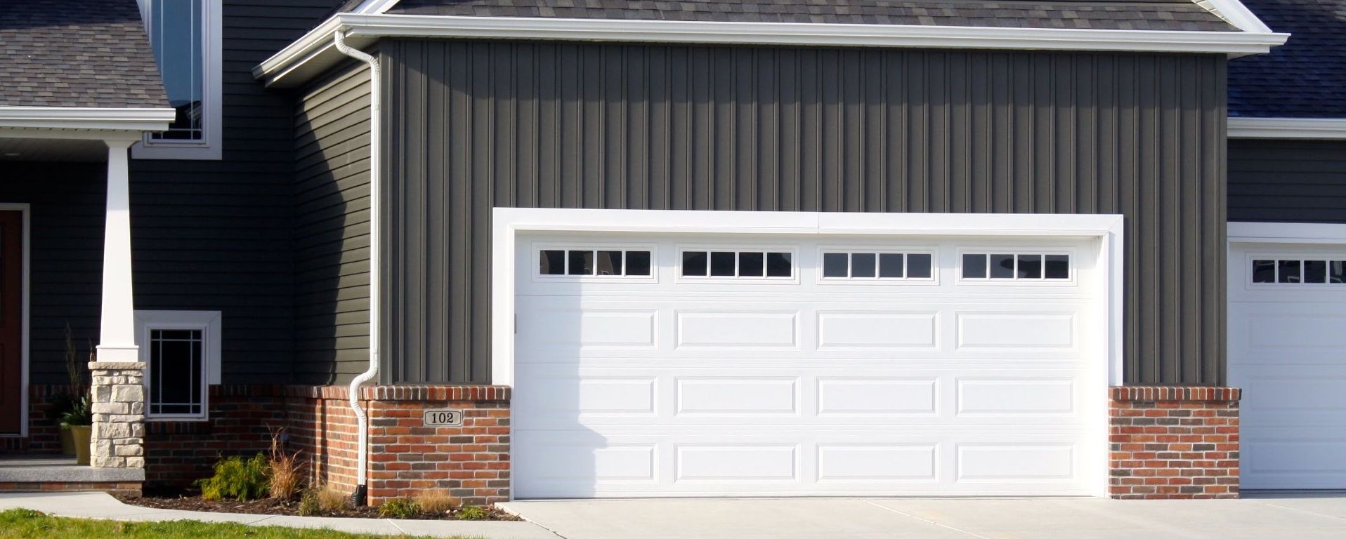 How to Choose the Best 24 Hour Garage Door Service Near Me in