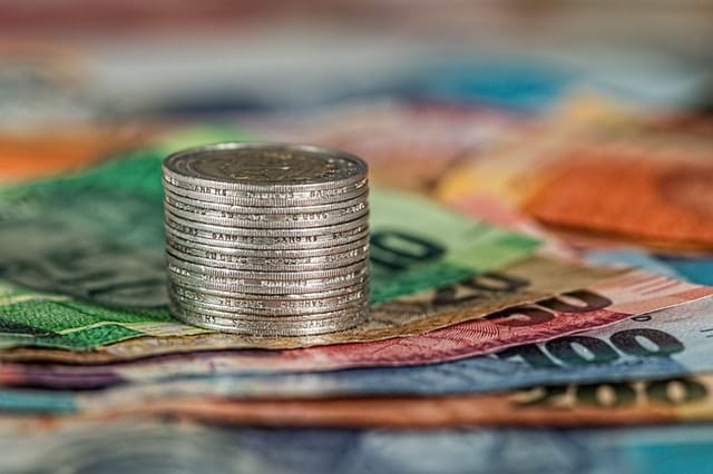 Factors To Consider When Picking The Right Bank - 84