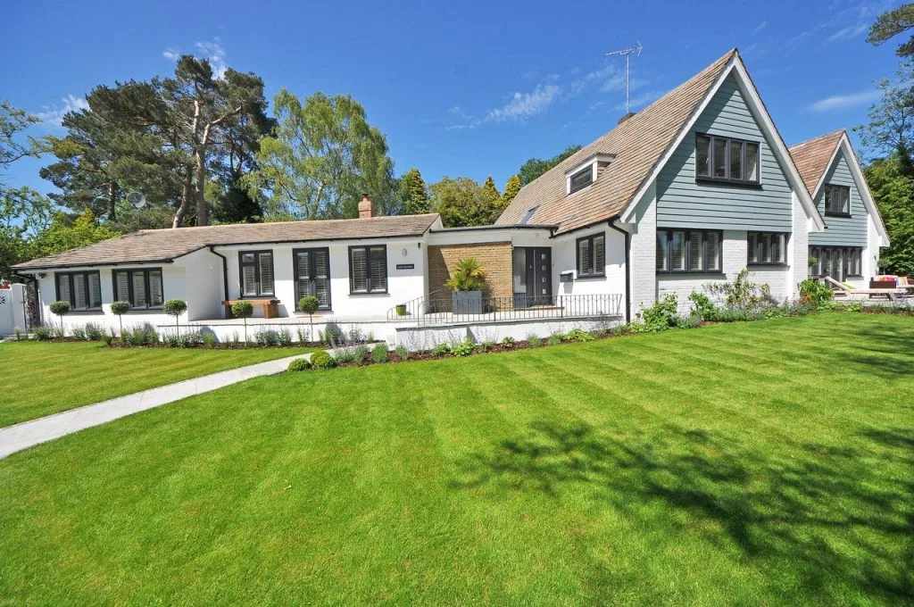What do you need to rent a property in chicago