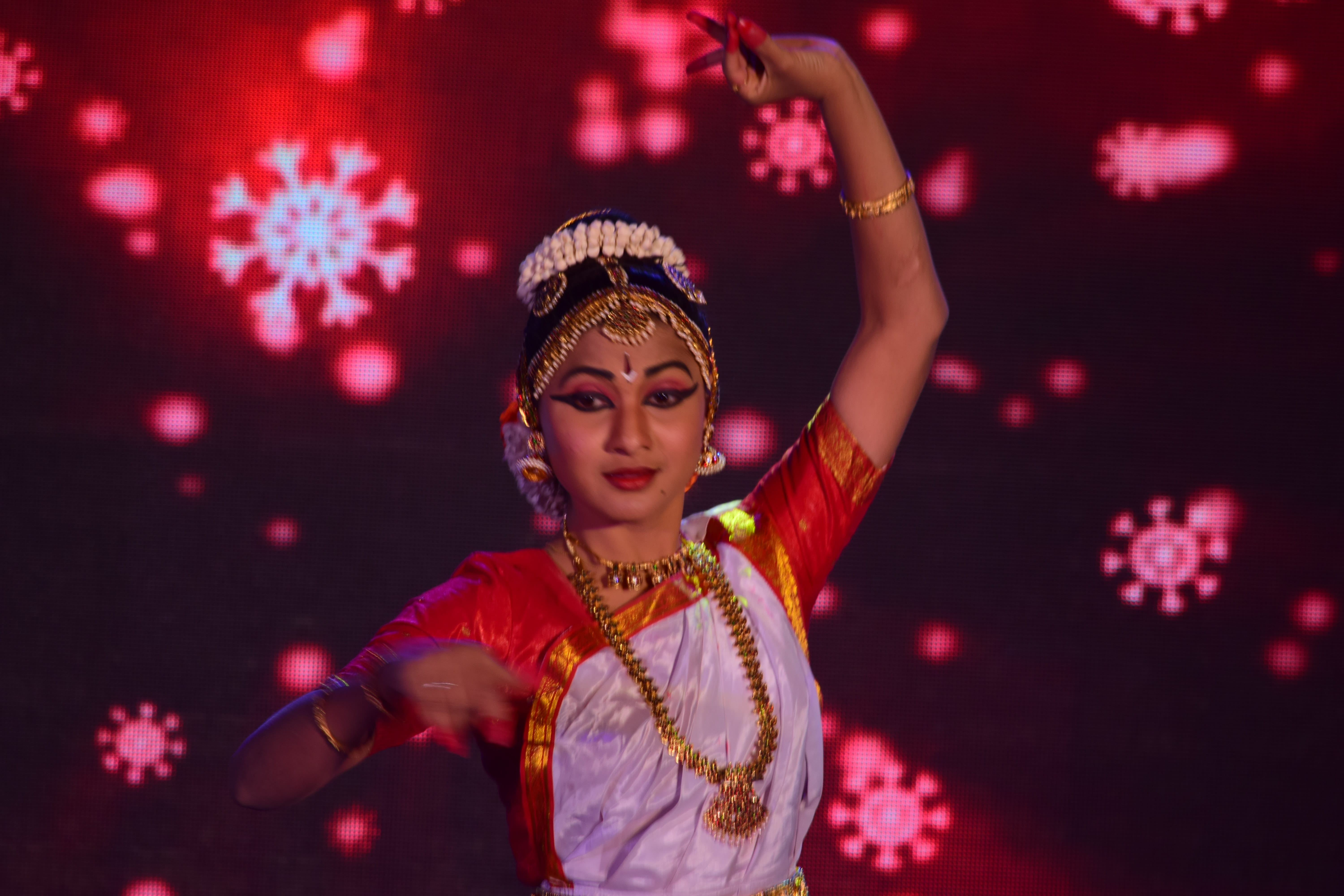 139 Compliments For Dance Performance Trending Us