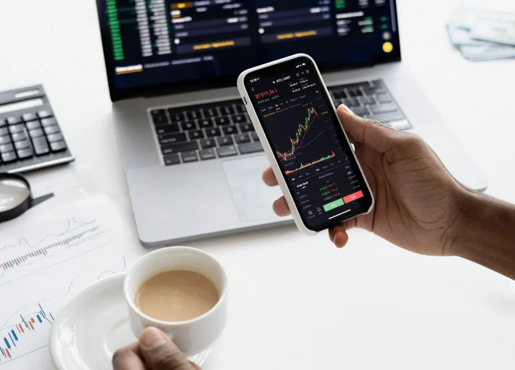 Pros and cons of online stock investment