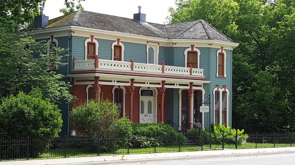 How to ease a victorian home into the 21st century (1)