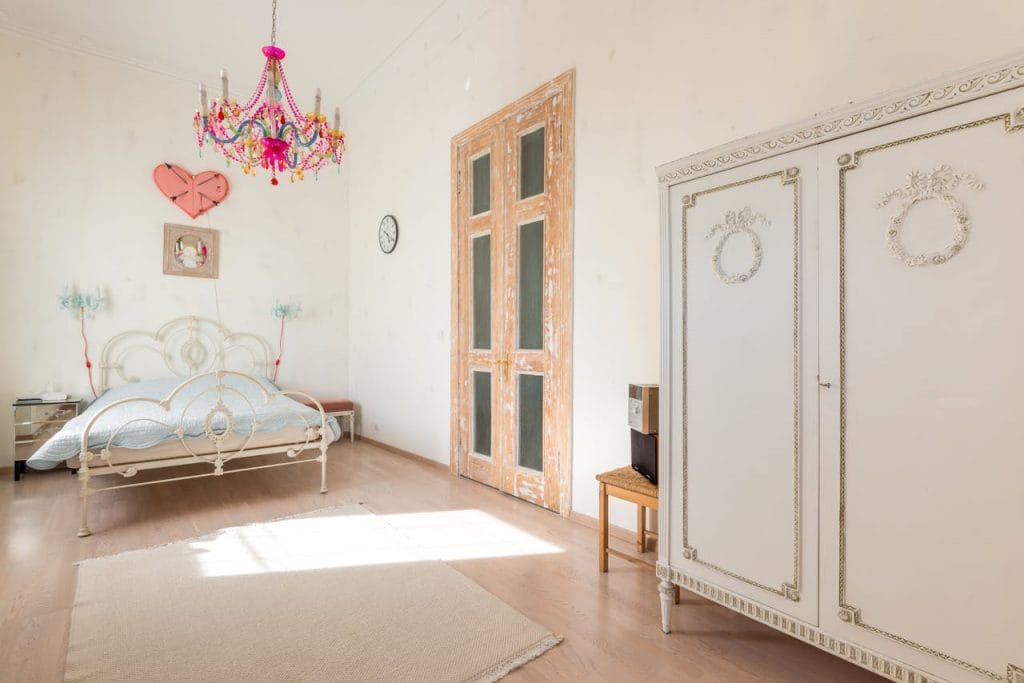 The different types of closet doors for your home