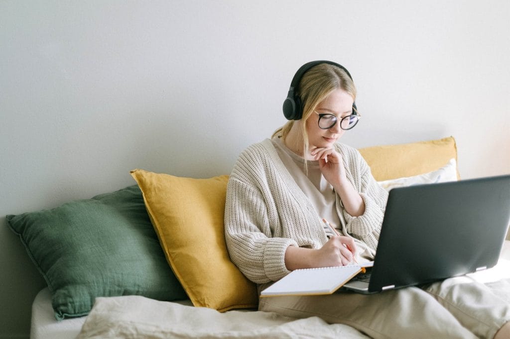 Secrets to becoming an influencer today