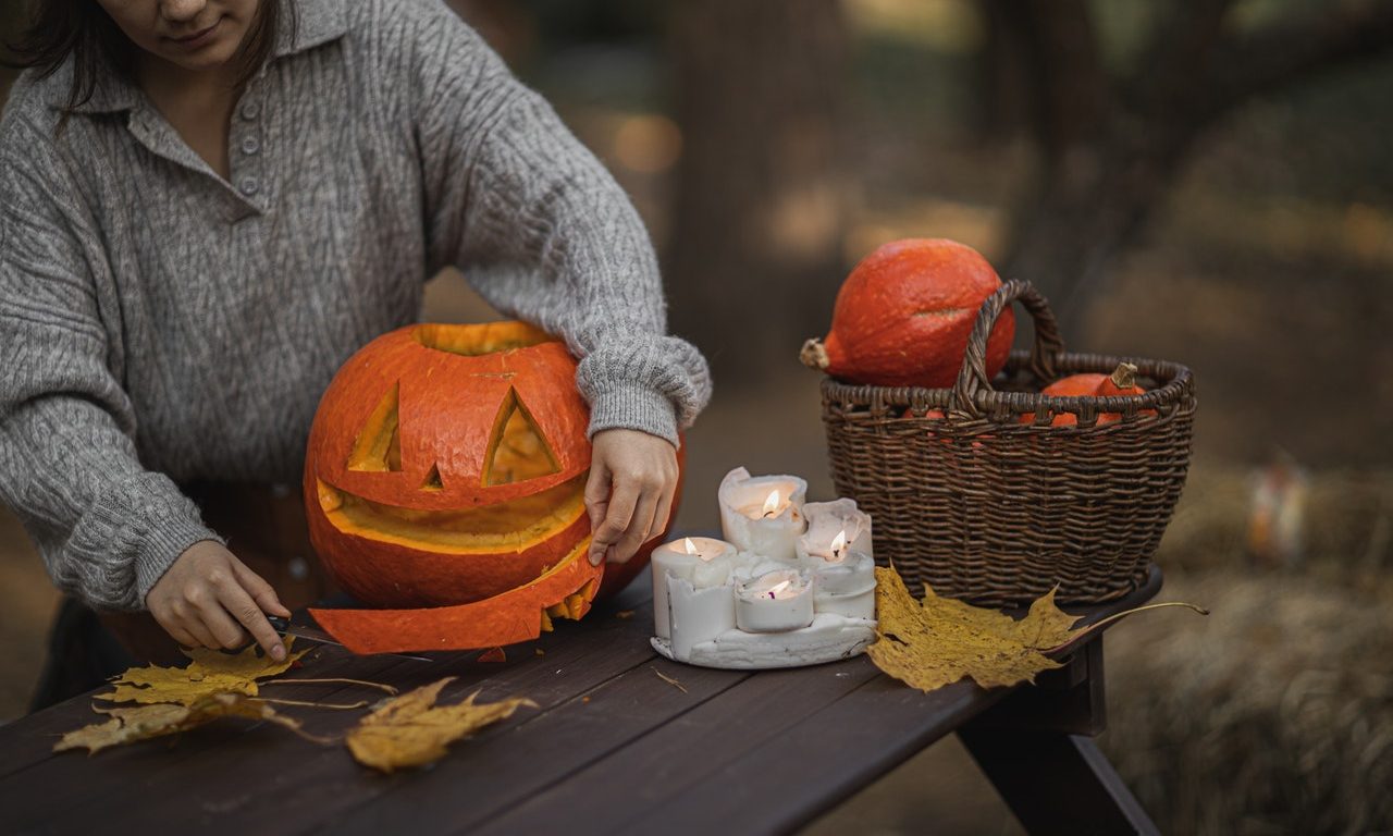 Best Halloween Apparels And Decoration