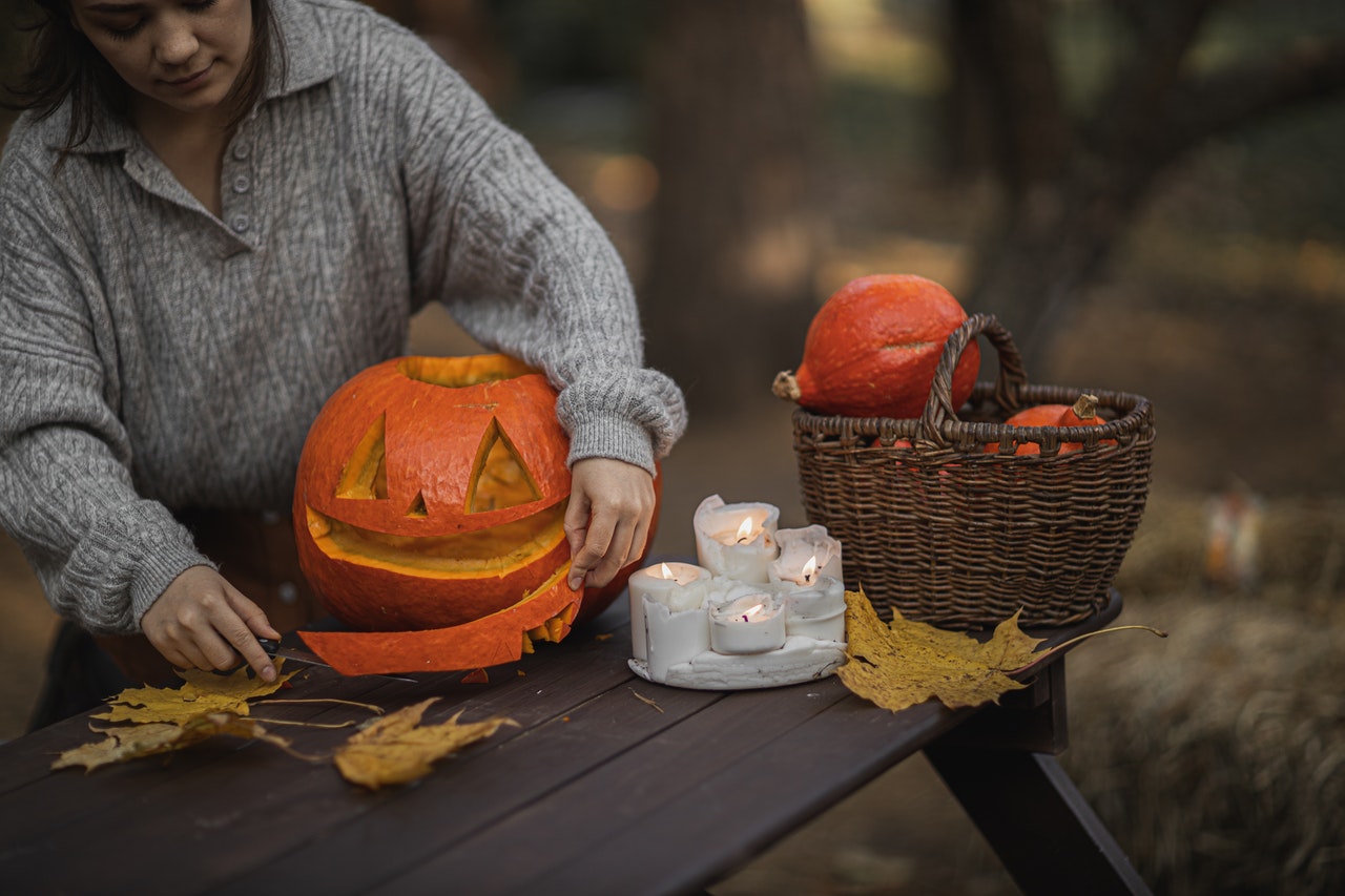 Best Halloween Apparels And Decoration