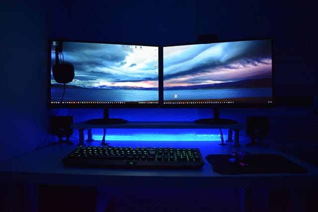 A Quick Guide to Setting Up Multiple Displays  - 90