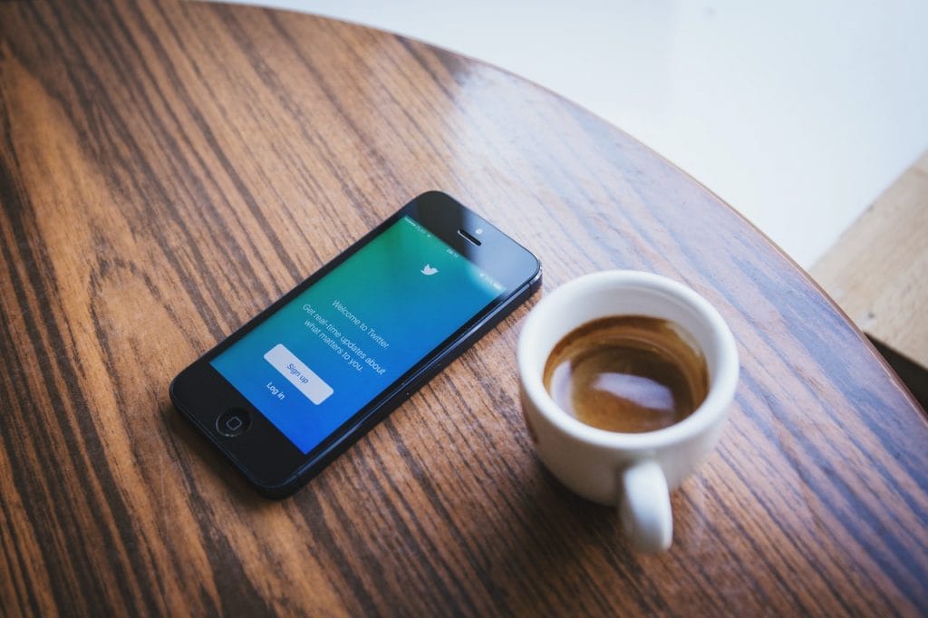 Trending tweets & topics on twitter