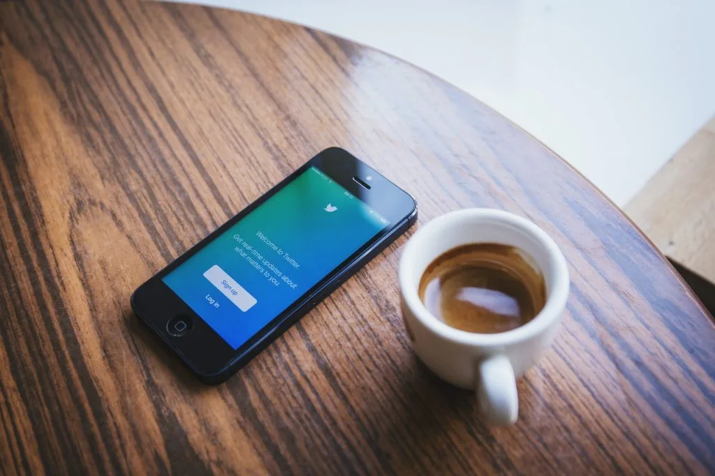 Trending tweets & topics on twitter