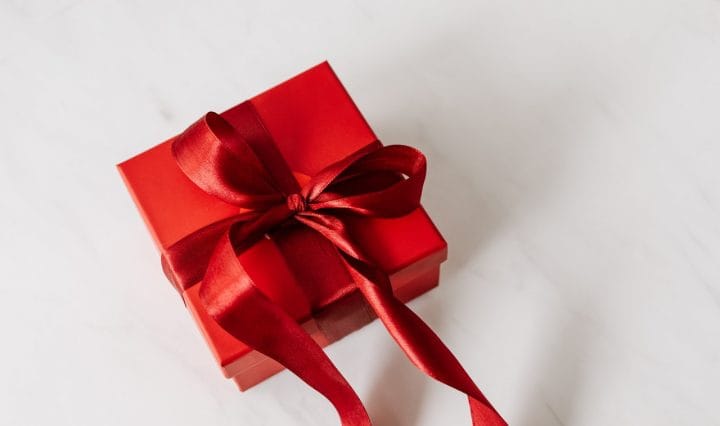 Why You Should Buy Gifts Online