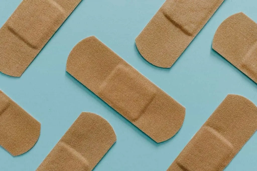 How to treat a cut finger in 3 easy steps min