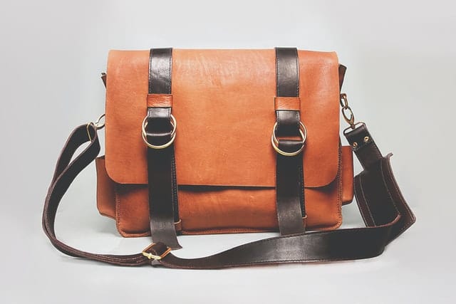 Our pick for the coolest side bags for college going fashionistas