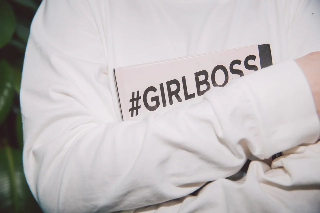 Trending instagram hashtags for girls’ posts and stories
