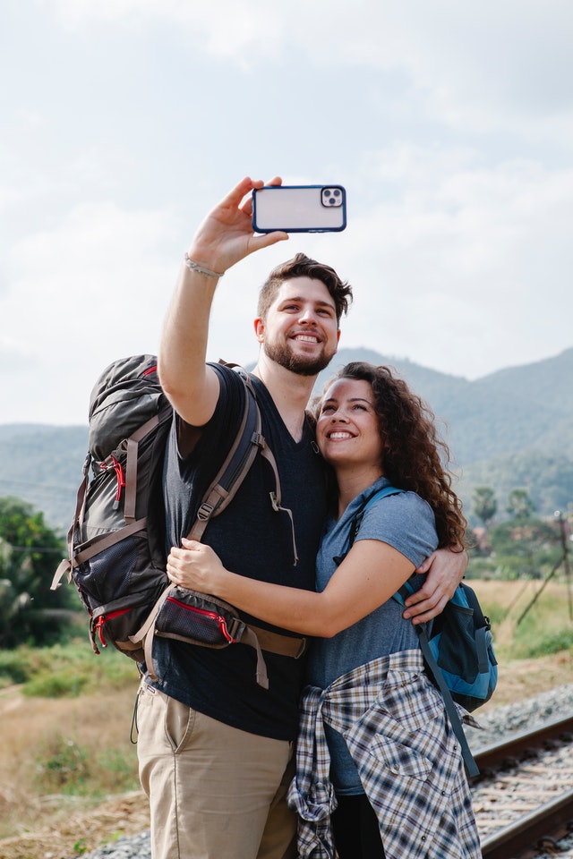 How to Pose Couples with Height Differences - Amy & Jordan