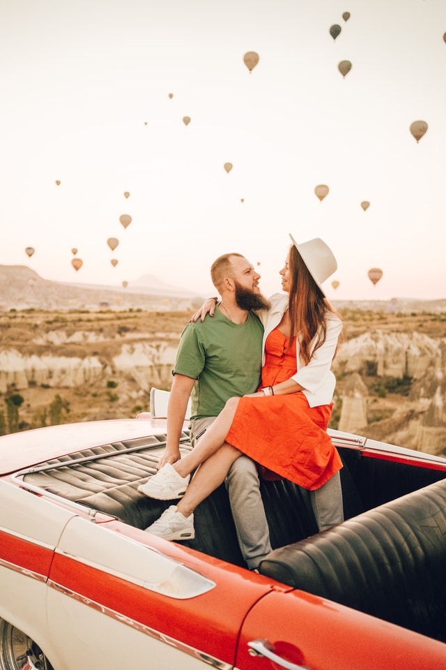 Romantic Vintage Car Engagement Photos