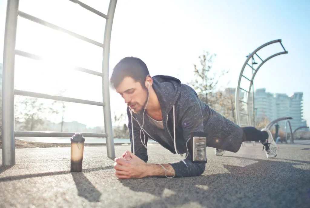 Top 10 outdoor adventures to sport men's tights