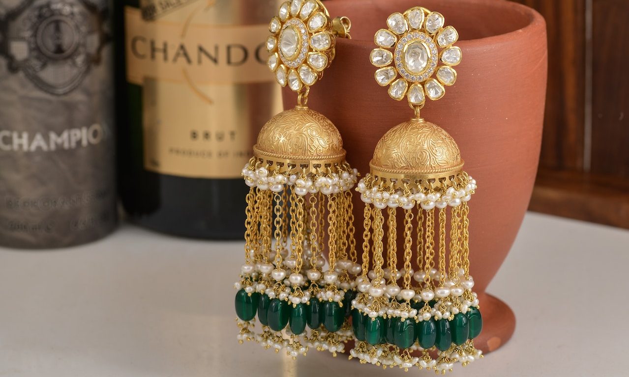 How To Make Sure You Are Buying Authentic Diamond Earrings 