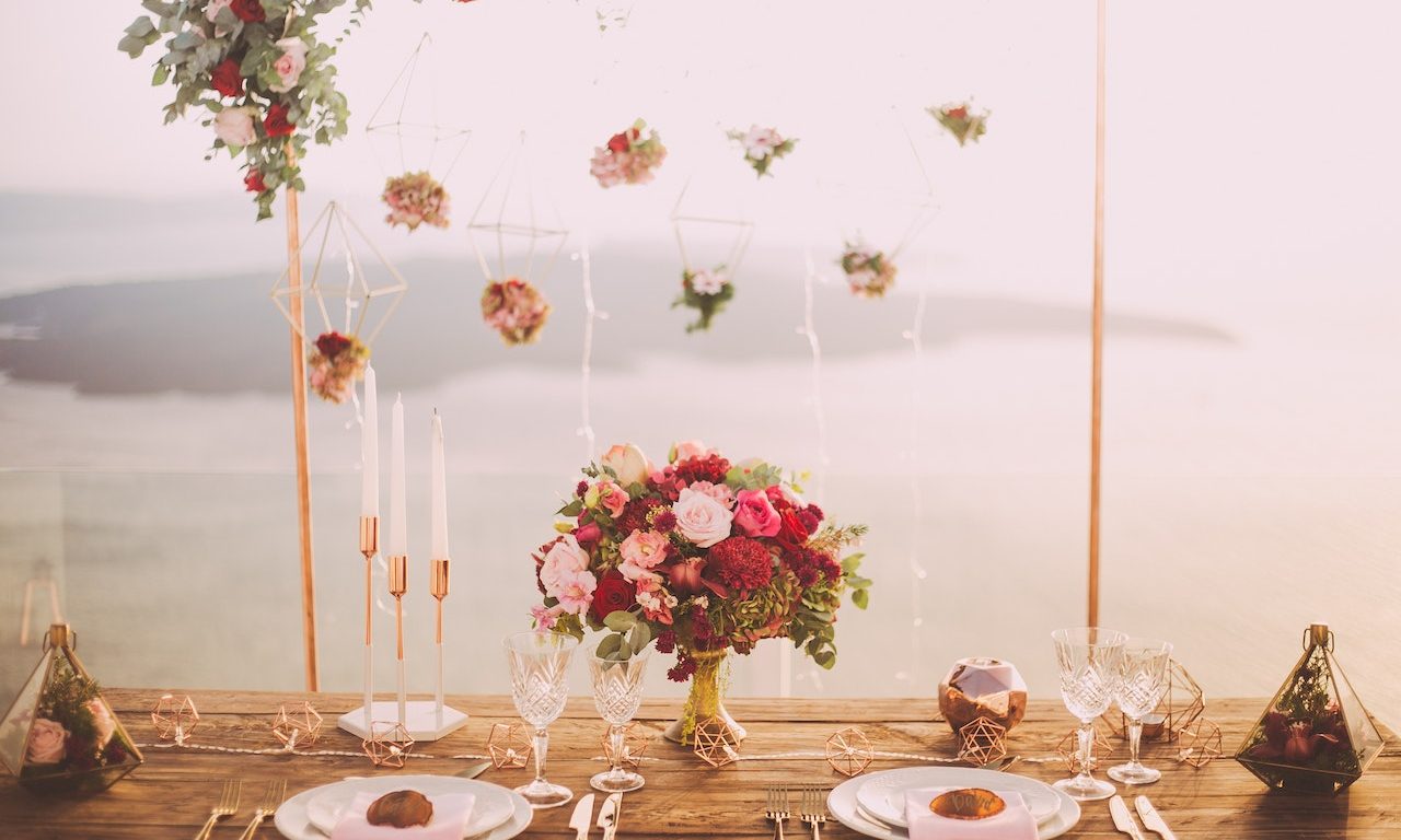 Essential Wedding Items That Couples Must Buy