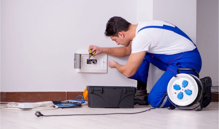How A Full Service Electrical Contractor Can Make Your Life Convenient
