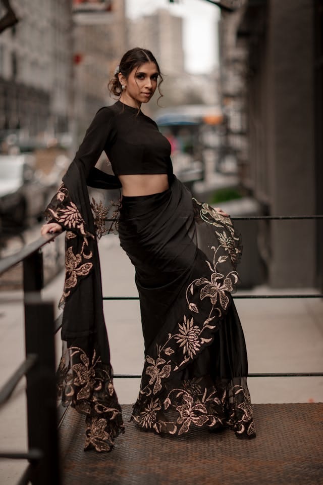 Short comments for girl in saree