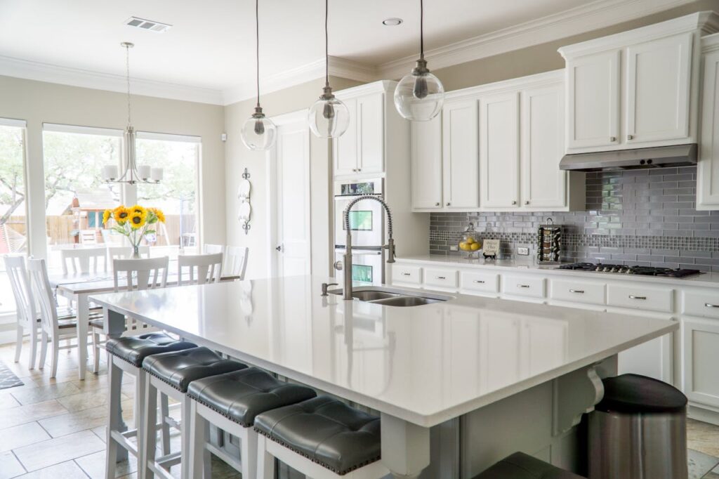 Tips to keep your kitchen clean and organized