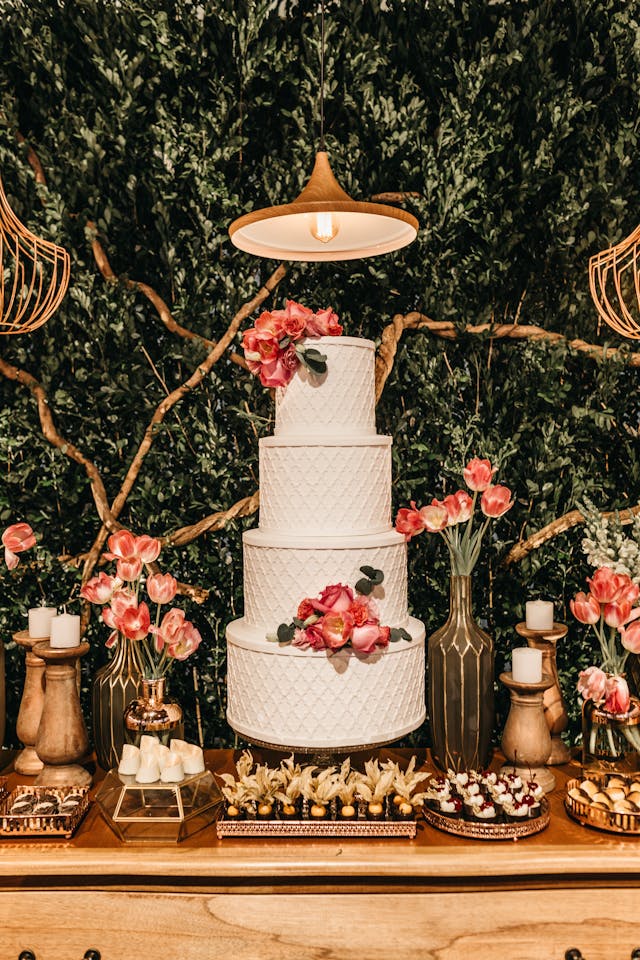 Unique wedding cake ideas