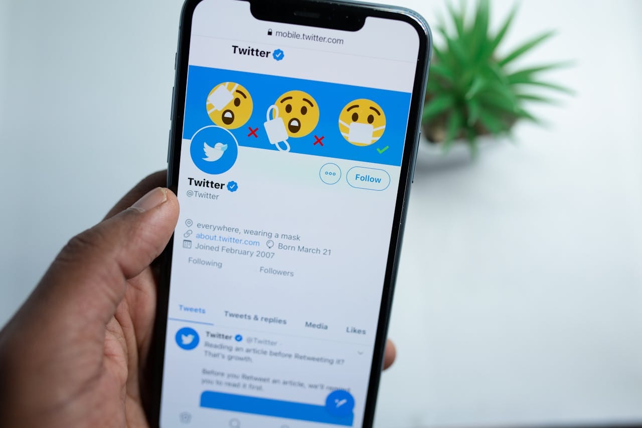 How to Tell If You’ve Been Shadowbanned on Twitter/X in 2025 — Trending Us
