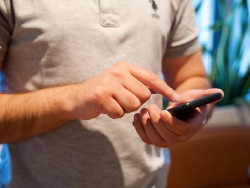 What is the best time to post on instagram on saturday