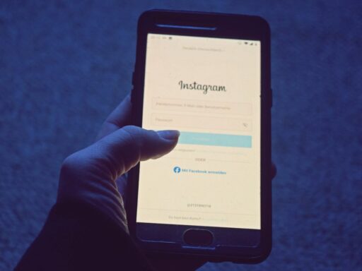 What is the best time to post on instagram on tuesday