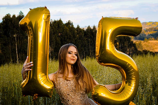 How to choose the right message for a quincea&ntilde;era card&nbsp;