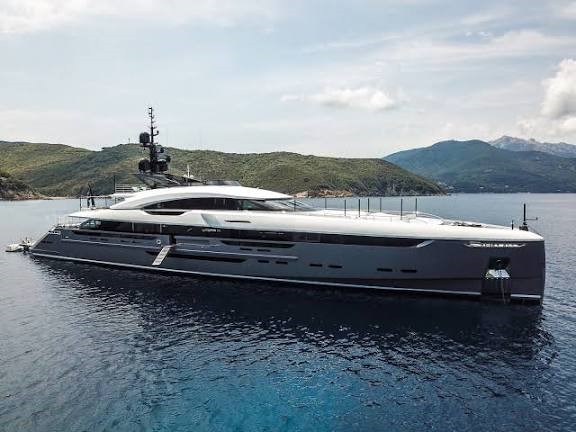 Luxury yacht cruise Luxury yacht cruise