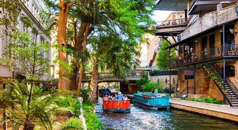 River walk boat tour