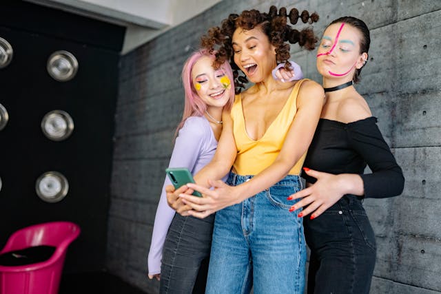 Crazy whatsapp group names for girls