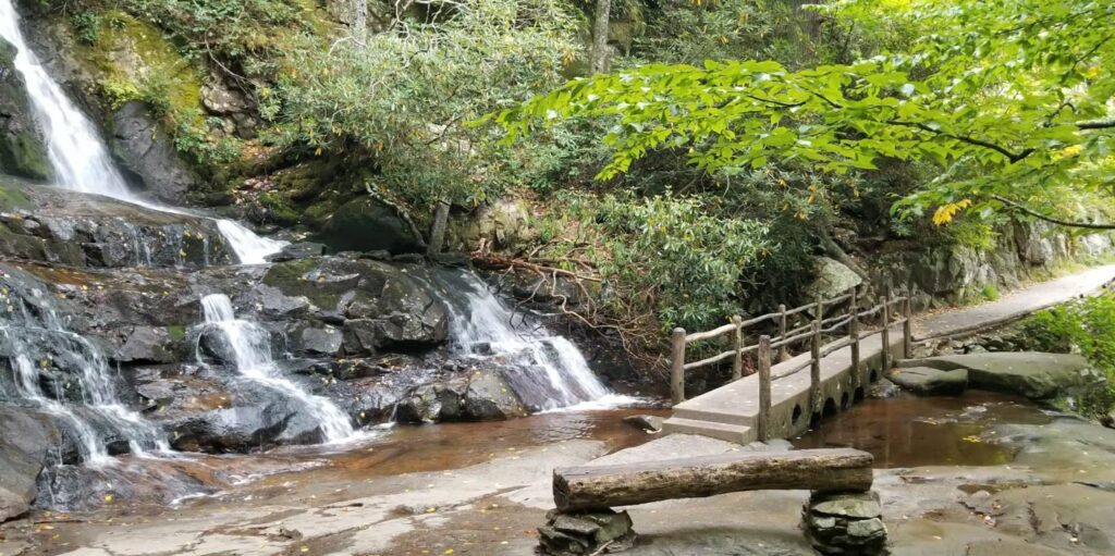 Hike to laurel falls