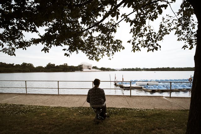 Walk the tidal basin