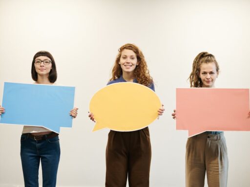 How to comment on a girl's pic