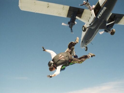 Ig captions for skydiving photos