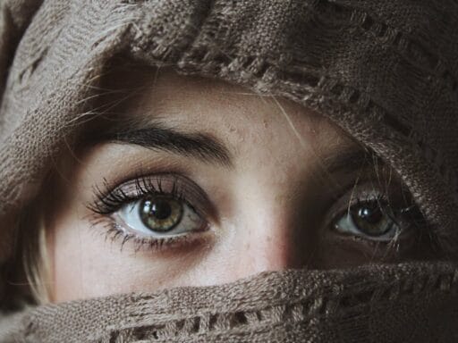 Deep comments for eyes