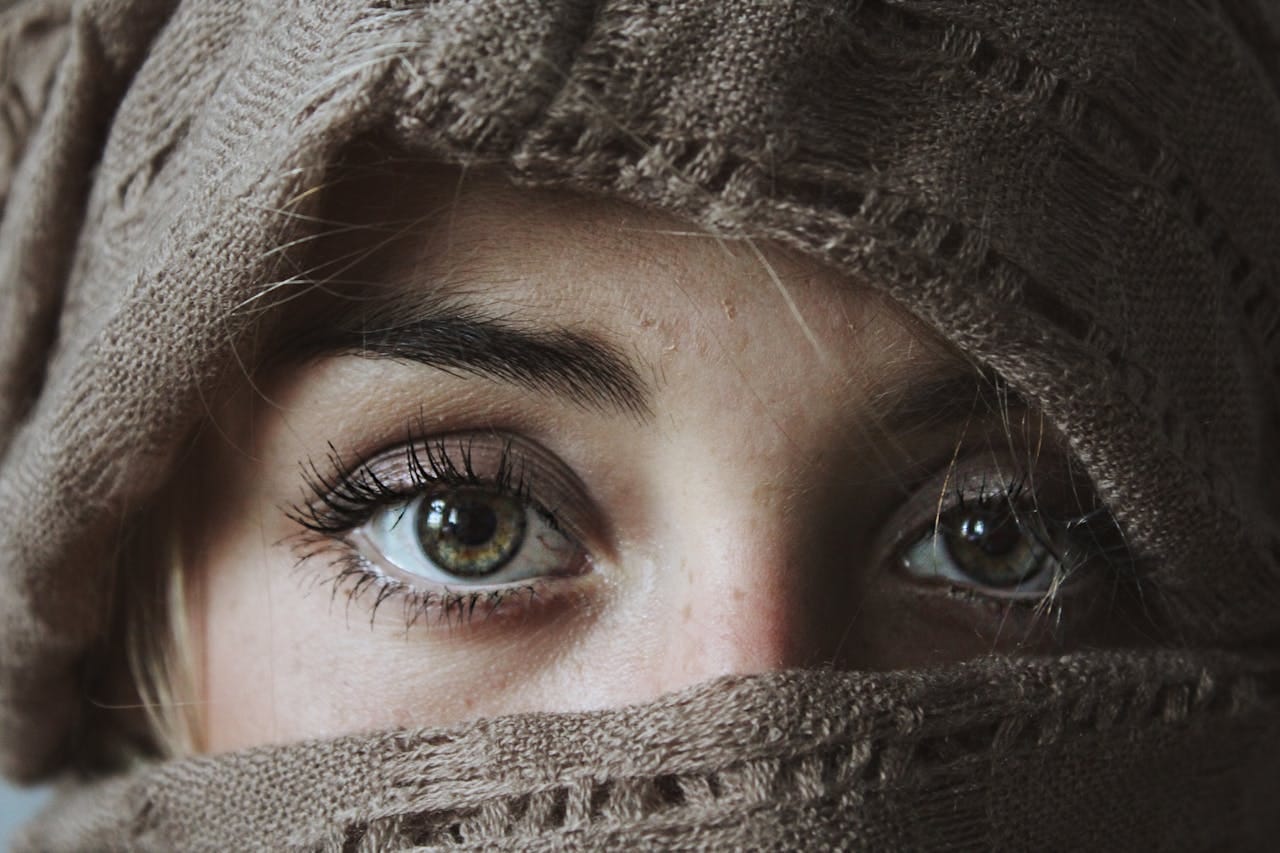 Deep comments for eyes