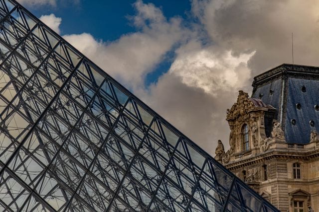 Aesthetic louvre captions