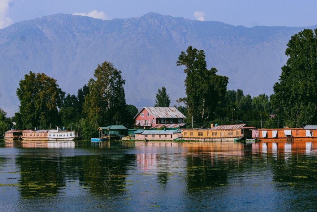 Beautiful kashmir captions for instagram Beautiful kashmir captions for instagram