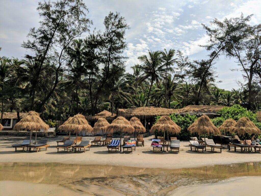 Travel moments with friends capture
