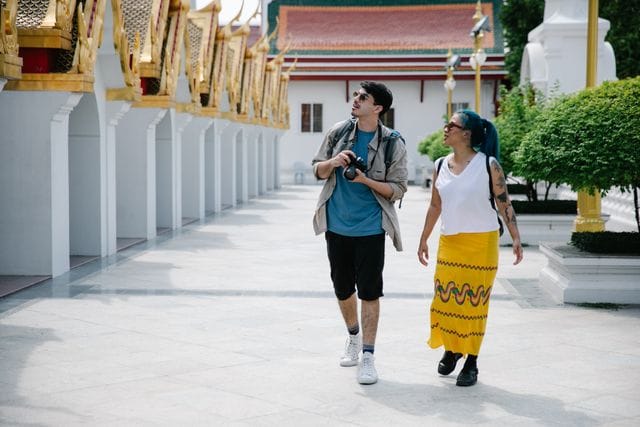 Couple captions in thailand Couple captions in thailand