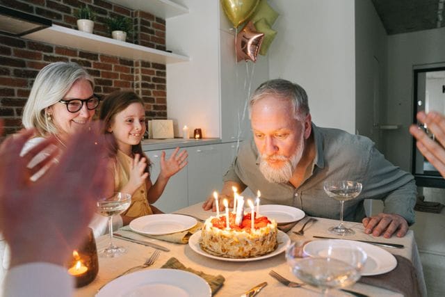 Birthday captions for dad and family photos Birthday captions for dad and family photos