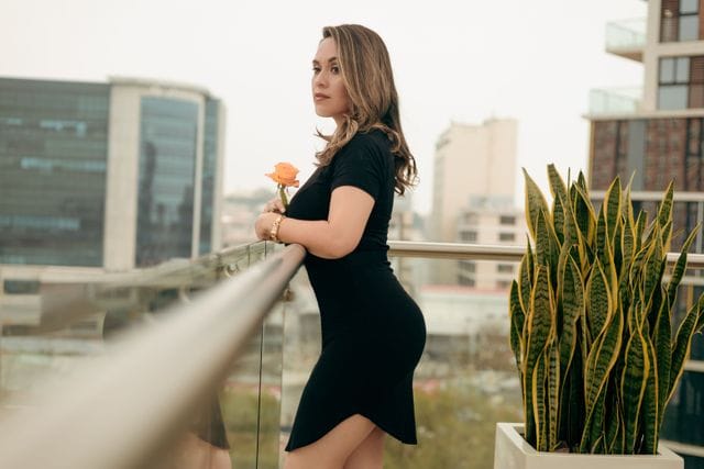 Good black dress captions for girls Good black dress captions for girls